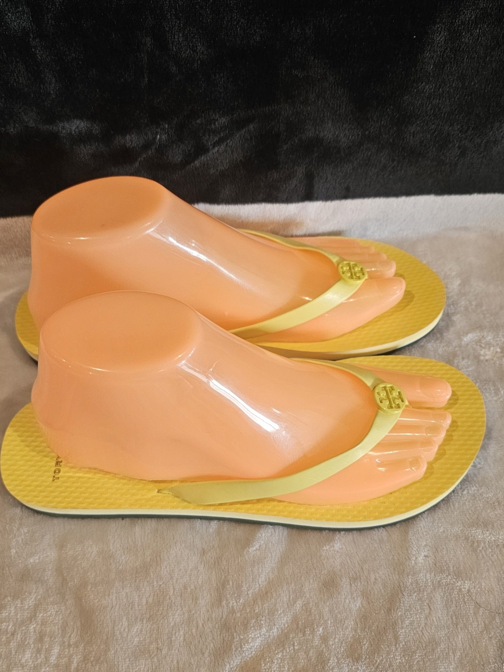Tory Burch Yellow Leather Strap Flip Flop Thong Logo Sandals Size 9 NEW